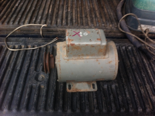 มอเตอร์ 1 แรงม้า ยี่ห้อ VENZ แบบมีคาปาซิเตอร์สองตัวทั้งสตารท์และรัน มอเตอร์ 1 แรงม้า ยี่ห้อ VENZ แบบมีคาปาซิเตอร์สองตัวทั้งสตารท์และรัน