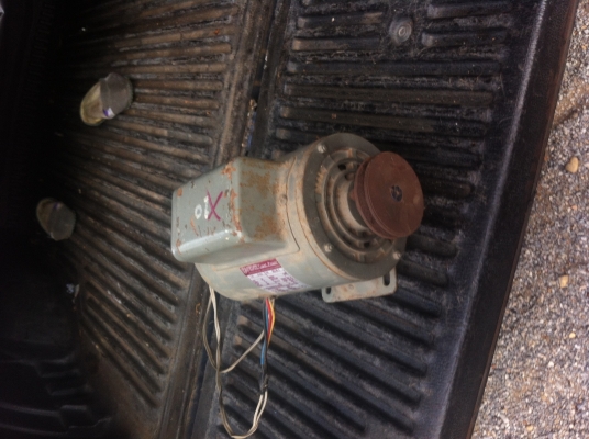 มอเตอร์ 1 แรงม้า ยี่ห้อ VENZ แบบมีคาปาซิเตอร์สองตัวทั้งสตารท์และรัน มอเตอร์ 1 แรงม้า ยี่ห้อ VENZ แบบมีคาปาซิเตอร์สองตัวทั้งสตารท์และรัน