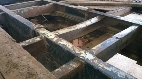 ขายเทนเลอร์ 10 ล้อ หัวยาว 2 เพลา ช่วงล่างใหญ่จัมโบ้ เครื่อง EH700 168 แรงม้า คัสซีสวยตลอดเส้น สโลว์เกียร์กลาง ทะเบียนครบพร้อมโอน ราคาต่อรองได้ครับ