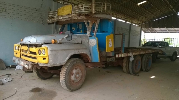 ขายเทนเลอร์ 10 ล้อ หัวยาว 2 เพลา ช่วงล่างใหญ่จัมโบ้ เครื่อง EH700 168 แรงม้า คัสซีสวยตลอดเส้น สโลว์เกียร์กลาง ทะเบียนครบพร้อมโอน ราคาต่อรองได้ครับ