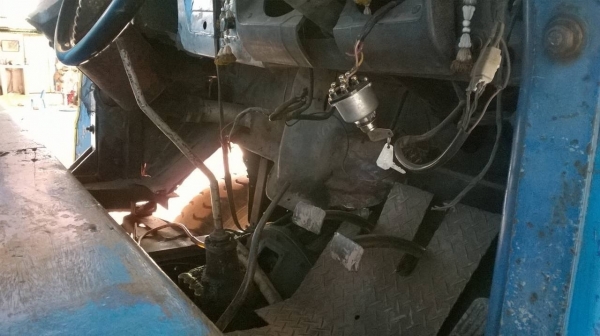 ขายเทนเลอร์ 10 ล้อ หัวยาว 2 เพลา ช่วงล่างใหญ่จัมโบ้ เครื่อง EH700 168 แรงม้า คัสซีสวยตลอดเส้น สโลว์เกียร์กลาง ทะเบียนครบพร้อมโอน ราคาต่อรองได้ครับ