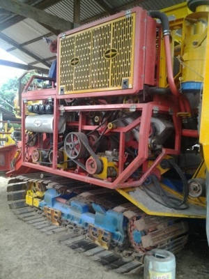 ขายรถเกี่ยวข้าวศักดิ์พัฒนาติดเทอร์โบ ตัวเดิน 10 พิเศษจากโรงงาน รุ่น SS-50 ราคา 850000 ต่อรองได้ โทร 0881350336