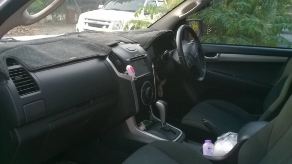 ขาย ISUZU DMAX 4 ประตู เครื่อง 2500 Hi-Lander ปี 57 ตัวทอป เกียร์ออโต้ วิ่งแค่ 40,000 กม. ราคาคุยกันได้ครับ ขาย ISUZU DMAX 4 ประตู เครื่อง 2500 Hi-Lander ปี 57 ตัวทอป เกียร์ออโต้ วิ่งแค่ 40,000 กม. ราคาคุยกันได้ครับ