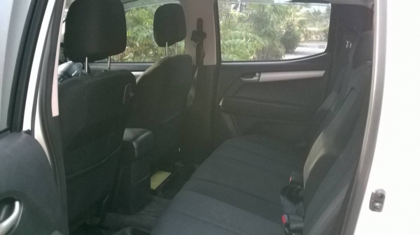 ขาย ISUZU DMAX 4 ประตู เครื่อง 2500 Hi-Lander ปี 57 ตัวทอป เกียร์ออโต้ วิ่งแค่ 40,000 กม. ราคาคุยกันได้ครับ ขาย ISUZU DMAX 4 ประตู เครื่อง 2500 Hi-Lander ปี 57 ตัวทอป เกียร์ออโต้ วิ่งแค่ 40,000 กม. ราคาคุยกันได้ครับ