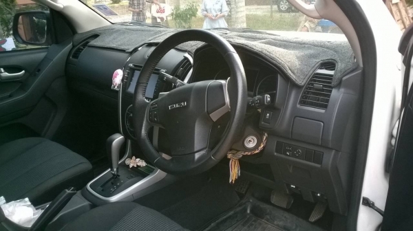 ขาย ISUZU DMAX 4 ประตู เครื่อง 2500 Hi-Lander ปี 57 ตัวทอป เกียร์ออโต้ วิ่งแค่ 40,000 กม. ราคาคุยกันได้ครับ ขาย ISUZU DMAX 4 ประตู เครื่อง 2500 Hi-Lander ปี 57 ตัวทอป เกียร์ออโต้ วิ่งแค่ 40,000 กม. ราคาคุยกันได้ครับ