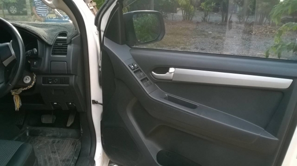 ขาย ISUZU DMAX 4 ประตู เครื่อง 2500 Hi-Lander ปี 57 ตัวทอป เกียร์ออโต้ วิ่งแค่ 40,000 กม. ราคาคุยกันได้ครับ ขาย ISUZU DMAX 4 ประตู เครื่อง 2500 Hi-Lander ปี 57 ตัวทอป เกียร์ออโต้ วิ่งแค่ 40,000 กม. ราคาคุยกันได้ครับ