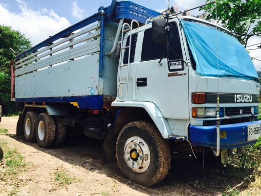 ขายด่วน ขาย rocky 240 2 เพลา พร้อมลูกพ่วง รถไร่ สภาพสวย