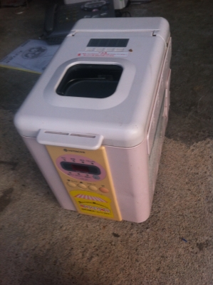 เครื่องทำขนมปั่งอัตโมมัติ HITACHI วัสดุเป็นสแตนเลส ตั้งแต่ผสมแป้ง ยีสต์ แล้วแต่สูตรขอแต่ละคนอีกที่