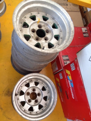 ขายล้อขอบ15ลึกๆกว้างๆ 5รู กว้าง8.5 อ็อฟ-27