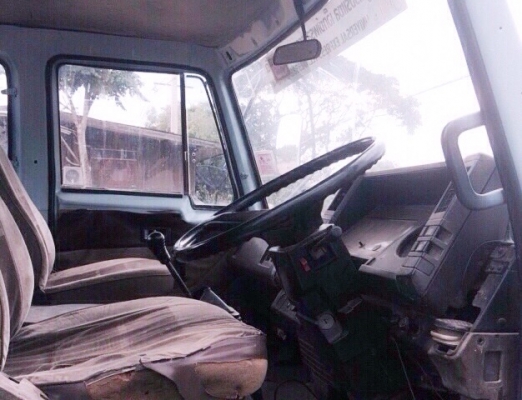 ISUZU ROCKY FSR 165 HP 6BD1 รถบรรทุกหกล้อ กระบะคอกเหล็กความยาว 7.20 เมตรสภาพดีพร้อมบรรทุกได้เลย เครื่องยนต์แรงดีเดิมๆไม่มีเยิ้ม ภายในเก๋งคอนโซนสวยครบ พวงมาลัยเพาเวอร์ ระบบเบรคทริ๊ปฟี้ ช่วงล่างใหญ่คัชซีไม่มีแตกบวม ยาง 9.00 ขอบ 20 สภาพดีประมาณ 65\% พร้อมใช้ง