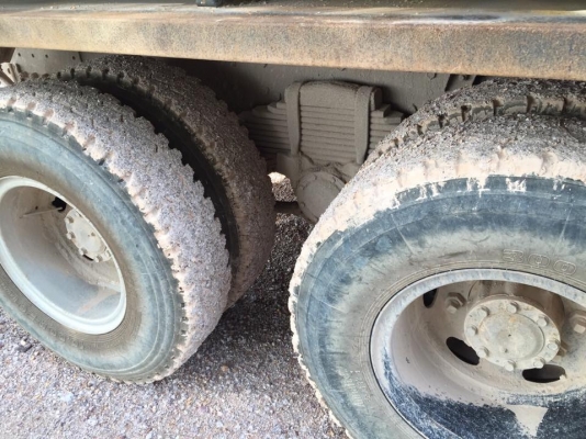 มี 2 ชุด 18 ล้อแม่-ลูกดั้ม 270 แรง ปี 2556 รถสวยยางสวยเต็ม ไมล์1.2 แสนกว่า ดุ้มสามมิตร