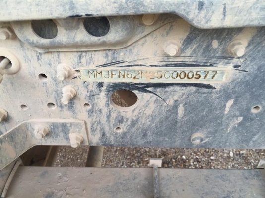 มี 2 ชุด 18 ล้อแม่-ลูกดั้ม 270 แรง ปี 2556 รถสวยยางสวยเต็ม ไมล์1.2 แสนกว่า ดุ้มสามมิตร