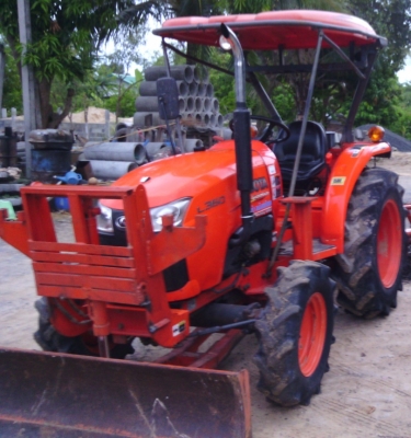 ขาย 315000 บาท รถไถคูโบต้า 36 แรง พร้อมอุปกรณ์ 4 อย่าง ใบดัน หาง 5 โรตารี่ คราด