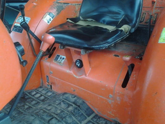 KUBOTA L4708 หาง4 ตราช้าง ใบดัน 1700ชั่วโมง  รถได้เดิมบางนางบวช