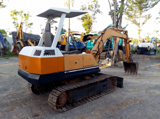 ขายรถแบคโฮ KOMATSU PC20-5 นำเข้าจากญี่ปุ่น ไม่เคยใช้งานในไทย ติดต่อ 086-775-7900 086-324-1992