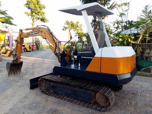 ขายรถแบคโฮ KOMATSU PC20-5 นำเข้าจากญี่ปุ่น ไม่เคยใช้งานในไทย ติดต่อ 086-775-7900 086-324-1992