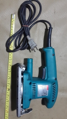 Makita เครื่องขัดกระดาษทราย แบบสั่น