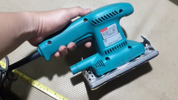 Makita เครื่องขัดกระดาษทราย แบบสั่น