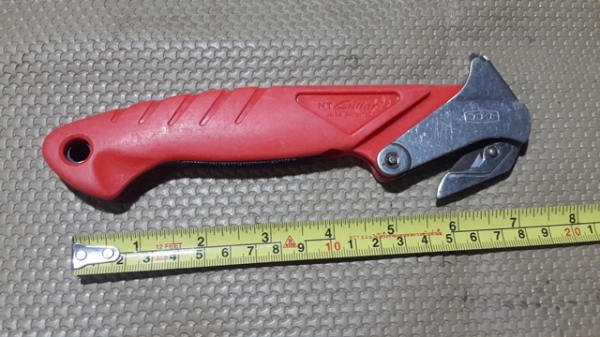 มีดคัตเตอร์ NT japan แบบเกี่ยวตัด