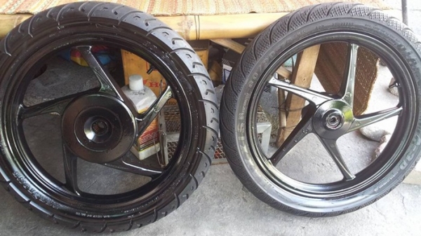 ขายได้ขาย ล้อแม๊กซ์ Scoopy i พร้อมยาง