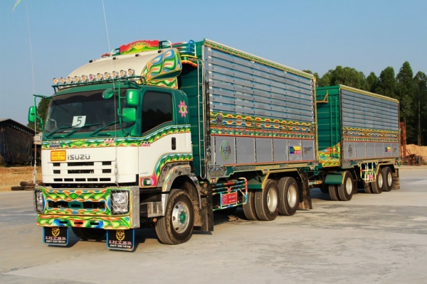 อู่อินเตอร์ สระแก้ว รับต่อกระบะและทำสี รถ 10 ล้อ 6 ล้อ สนใจติดต่อได้ที่ 081-9832626(เฮียโชค)