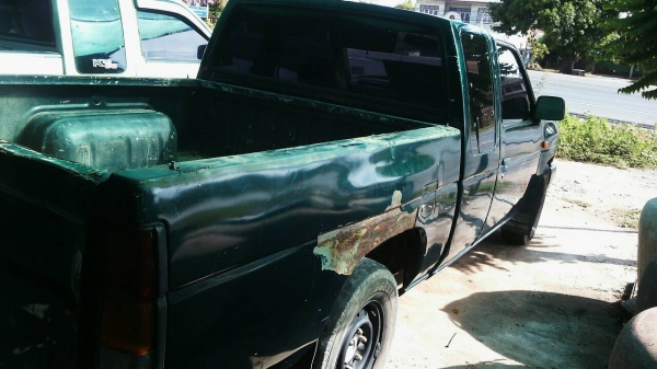 ขายนิสันบิกเอ็ม ปี96 จอโค้ง เตรื่องแดงใช้ดีเครื่องดีช่วงล้างดี