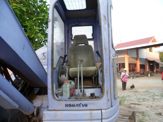 ขายรถแบคโฮ ยี่ห้อ KOMATSU รุ่น PC75UU