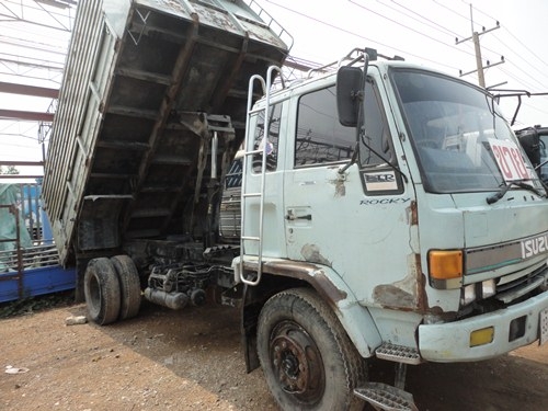 ขายดั้มรถห้าง