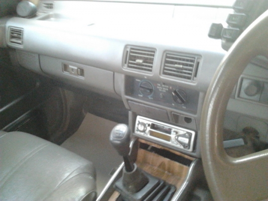 ISUZU TFR มังกรทอง SPACE CAB 2.5 MT ปี 34 เครื่อง 87 HP รถยกสูงให้แล้วสวยดีมีล้อแม็กครบพร้อมใช้งาน เครื่องแห้งแรงดีไม่เยิ้ม ภายในเก๋งคอนโซลสวยสะอาด แอร์เย็น พวงมาลัยเพาเวอร์ ช่วงล่างดี ยางสภาพดี 4 เส้นพร้อมใช้งานได้เลยครับ เอกสารทะเบียนภาษีครบพร้อมโอน ราค