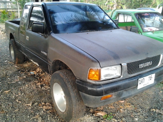 ISUZU TFR มังกรทอง SPACE CAB 2.5 MT ปี 34 เครื่อง 87 HP รถยกสูงให้แล้วสวยดีมีล้อแม็กครบพร้อมใช้งาน เครื่องแห้งแรงดีไม่เยิ้ม ภายในเก๋งคอนโซลสวยสะอาด แอร์เย็น พวงมาลัยเพาเวอร์ ช่วงล่างดี ยางสภาพดี 4 เส้นพร้อมใช้งานได้เลยครับ เอกสารทะเบียนภาษีครบพร้อมโอน ราค