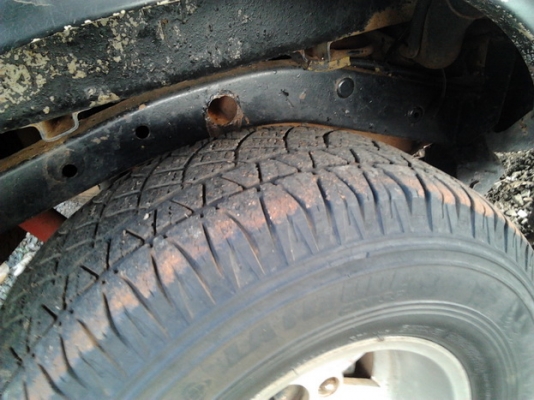 ISUZU TFR มังกรทอง SPACE CAB 2.5 MT ปี 34 เครื่อง 87 HP รถยกสูงให้แล้วสวยดีมีล้อแม็กครบพร้อมใช้งาน เครื่องแห้งแรงดีไม่เยิ้ม ภายในเก๋งคอนโซลสวยสะอาด แอร์เย็น พวงมาลัยเพาเวอร์ ช่วงล่างดี ยางสภาพดี 4 เส้นพร้อมใช้งานได้เลยครับ เอกสารทะเบียนภาษีครบพร้อมโอน ราค