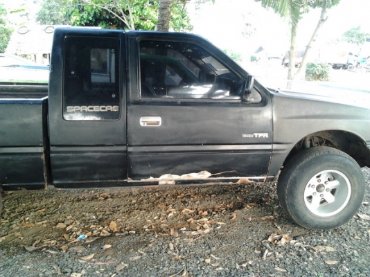 ISUZU TFR มังกรทอง SPACE CAB 2.5 MT ปี 34 เครื่อง 87 HP รถยกสูงให้แล้วสวยดีมีล้อแม็กครบพร้อมใช้งาน เครื่องแห้งแรงดีไม่เยิ้ม ภายในเก๋งคอนโซลสวยสะอาด แอร์เย็น พวงมาลัยเพาเวอร์ ช่วงล่างดี ยางสภาพดี 4 เส้นพร้อมใช้งานได้เลยครับ เอกสารทะเบียนภาษีครบพร้อมโอน ราค