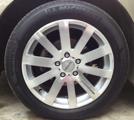 ขายล้อแม็ก Venerdi ขอบ17 5รู114 พร้อมยาง Michelin MXV8 225 50 17