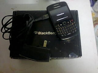 ขายโทรศัพท์ blackberry curve 8520 ยกกล่อง สีดำ ราคา1500 บาท