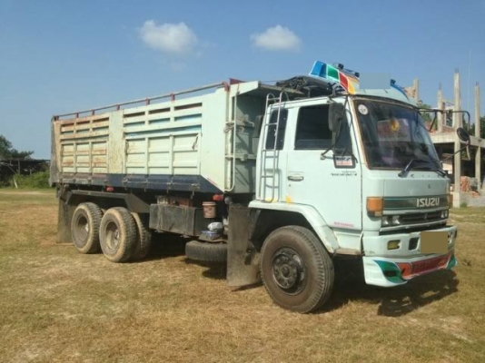 ขาย 10 ล้อดั๊ม ISUZU 210 แรงม้า เกียรธรรมดา สโลว์กลาง สนใจโทร 0819701072
