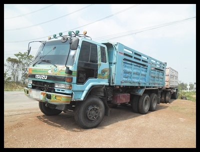 สิบล้อร๊ิอคกี้ 210 วางเครื่อง 320 แม่+ลูก สภาพดี สวยมาก