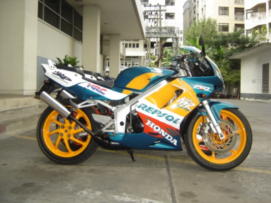 ขาย NSR 150SP สวยมาก มีสี แดง และสี เขียวส้ม สวยทั้งสองคัน ครับ ราคา 39900 บาท ต่อรองราคา ได้ ครับ