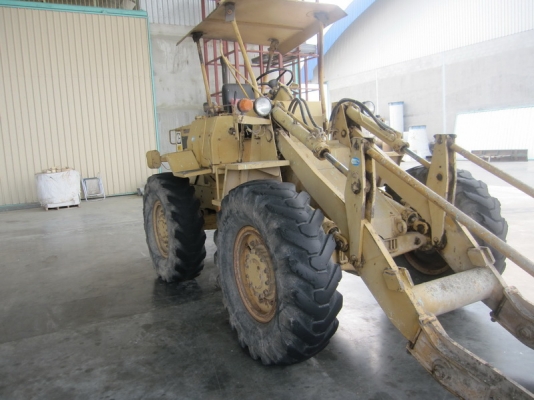 ขายรถตักล้อยาง CAT 910