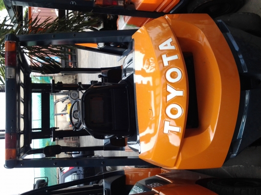 TOYOTA รุ่น7 ขนาด2.5ตัน เบนซิล  แก็ส เสา4ม.เกียร์ธรรมดา