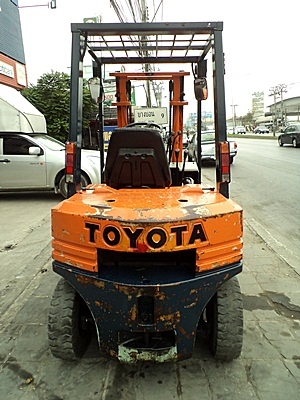 ขายรถยกโตโยต้า 2 ตัน รุ่น5 เครื่องเบนซิน กระบอกคู่ เสาสูง 3 เมตร พวงมาลัยเพาเว่อร์ สีเดิมจากนอก นำเข้าจากญี่ปุ่น ใช้งานได้ทันที ขายรถยกโตโยต้า 2 ตัน รุ่น5 เครื่องเบนซิน กระบอกคู่ เสาสูง 3 เมตร พวงมาลัยเพาเว่อร์ สีเดิมจากนอก นำเข้าจากญี่ปุ่น ใช้งานได้ทันที