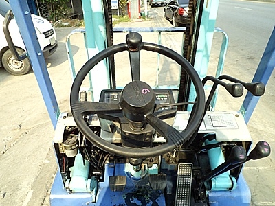 ขายรถยกโตโยต้า 1.5 ตัน รุ่น5 เครื่องเบนซิน  กระบอกคู่ เสาสูง 5 เมตร  ยางตันใหม่ 4 ล้อ  พวงมาลัยเพาเว่อร์  สีเดิมจากนอก นำเข้าจากญี่ปุ่น ใช้งานได้ทันที