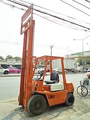 ขายรถยกโตโยต้า 2.5 ตัน เครื่องเบนซิน กระบอกคู่ เสาสูง 3 เมตร พวงมาลัยเพาเว่อร์ สีเดิมจากนอก นำเข้าจากญี่ปุ่น ใช้งานได้ทันที ขายรถยกโตโยต้า 2.5 ตัน เครื่องเบนซิน กระบอกคู่ เสาสูง 3 เมตร พวงมาลัยเพาเว่อร์ สีเดิมจากนอก นำเข้าจากญี่ปุ่น ใช้งานได้ทันที