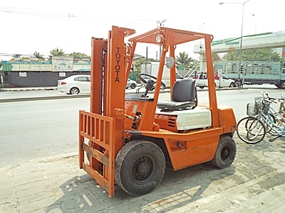 ขายรถยกโตโยต้า 2.5 ตัน เครื่องเบนซิน กระบอกคู่ เสาสูง 3 เมตร พวงมาลัยเพาเว่อร์ สีเดิมจากนอก นำเข้าจากญี่ปุ่น ใช้งานได้ทันที ขายรถยกโตโยต้า 2.5 ตัน เครื่องเบนซิน กระบอกคู่ เสาสูง 3 เมตร พวงมาลัยเพาเว่อร์ สีเดิมจากนอก นำเข้าจากญี่ปุ่น ใช้งานได้ทันที