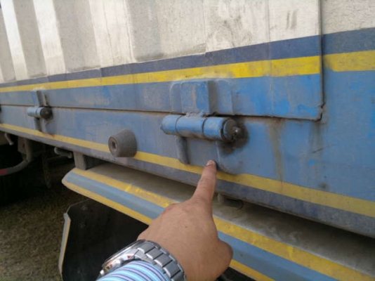 ขายลูกพ่วง 3 เพลา กระบะเหล้กคอกเกษตรไม่ดั้ม ปี.56 ใช้งานแค่เดือนกว่าๆ อู่.พิรุฬ สภาพสวย