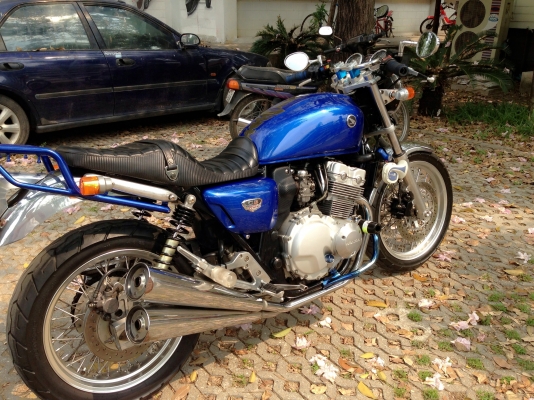 ขาย คับ CB400Four ทะเบียน ขาย 125000 เอกสารเล่มพร้อม ภาษีไม่ขาด