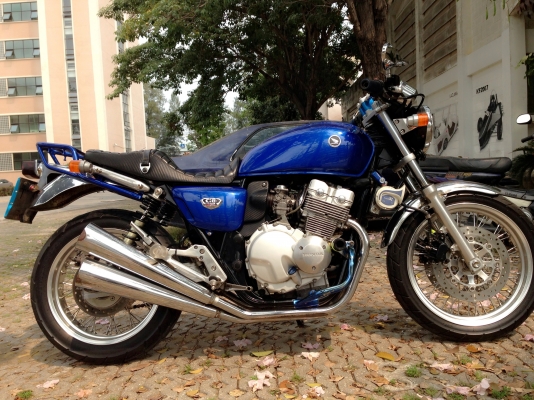 ขาย คับ CB400Four ทะเบียน ขาย 125000 เอกสารเล่มพร้อม ภาษีไม่ขาด