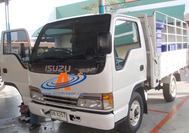 ขายอีซูซู เครือง 100 แรง ไม่มีกระบะ มีเครื่องนวดข้าวติดตั้งอยู่ พร้อมใช้งาน ใส่เก๋งใหม่ ราคากันเอง