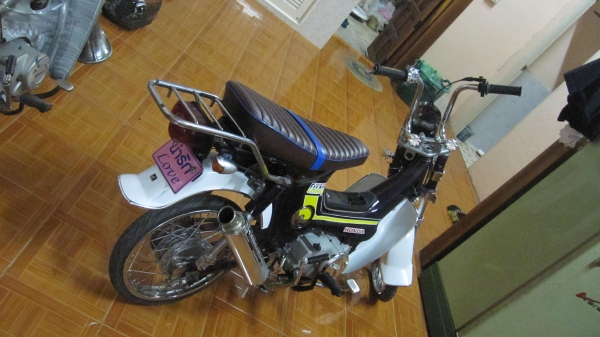 ลดๆๆๆกระหน่ำซัมเมอร์เซลล์เหลือ15000ถ้วนครับราคานี้ไม่ลดอีกแล้วครับได้ไปสุดคุ้มครับขายขาดทุนเป็นหมื่น จะเลิกเล่นแล้วครับขายๆๆขายชาลีสีม่วงครามเครื่องเวฟ110 เครื่องไม่ดังไม่หอนไม่เยิ้มเอาคอรับประกันเลยครับ มีเล่มเครื่องครับ ขาย15000บาทครับ แต่งสวยๆสภาพพร้อม