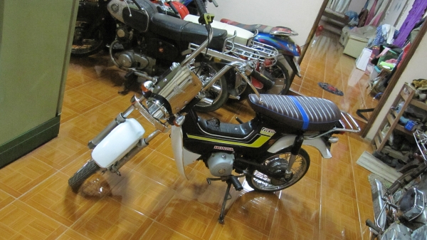 ลดๆๆๆกระหน่ำซัมเมอร์เซลล์เหลือ15000ถ้วนครับราคานี้ไม่ลดอีกแล้วครับได้ไปสุดคุ้มครับขายขาดทุนเป็นหมื่น จะเลิกเล่นแล้วครับขายๆๆขายชาลีสีม่วงครามเครื่องเวฟ110 เครื่องไม่ดังไม่หอนไม่เยิ้มเอาคอรับประกันเลยครับ มีเล่มเครื่องครับ ขาย15000บาทครับ แต่งสวยๆสภาพพร้อม