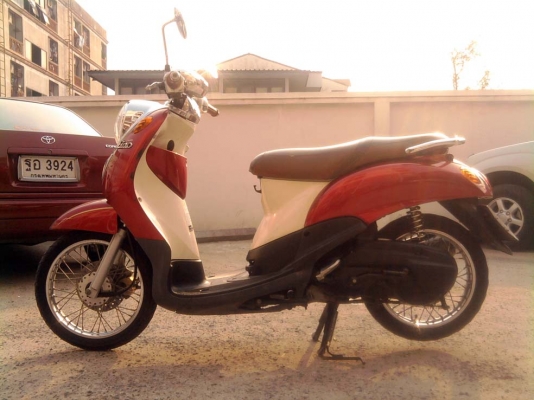 ขออนุญาติขาย Yamaha Fino 115 cc. มือเดียว สีแดงขาว